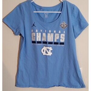 Nike North Carolina National Champions Basketball 2017 TShirt Size Medium EUC
